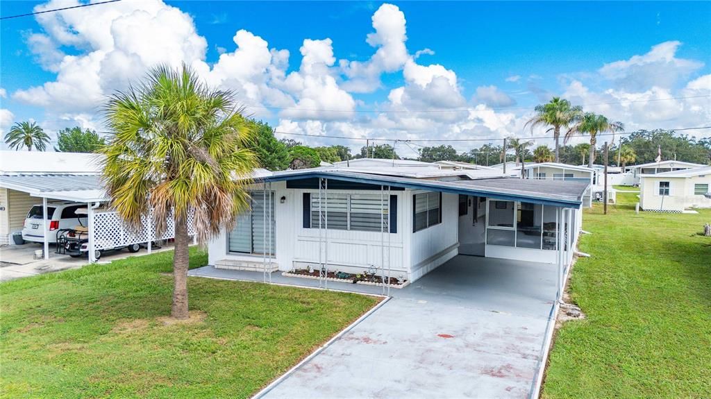 For Sale: $124,900 (2 beds, 1 baths, 944 Square Feet)