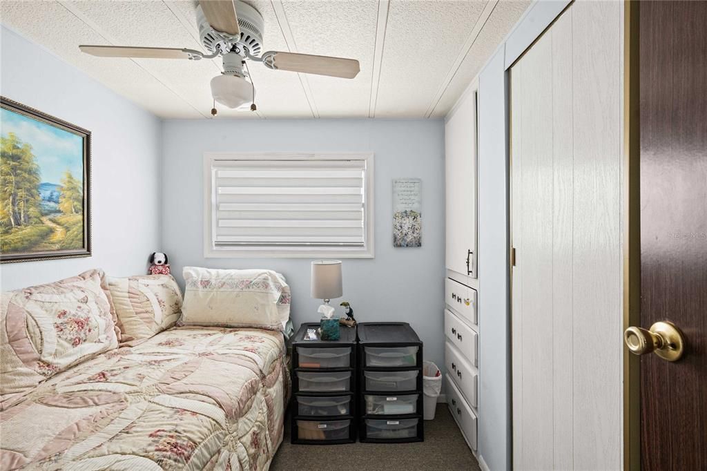 For Sale: $124,900 (2 beds, 1 baths, 944 Square Feet)