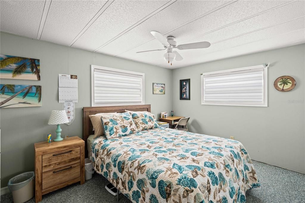 For Sale: $124,900 (2 beds, 1 baths, 944 Square Feet)