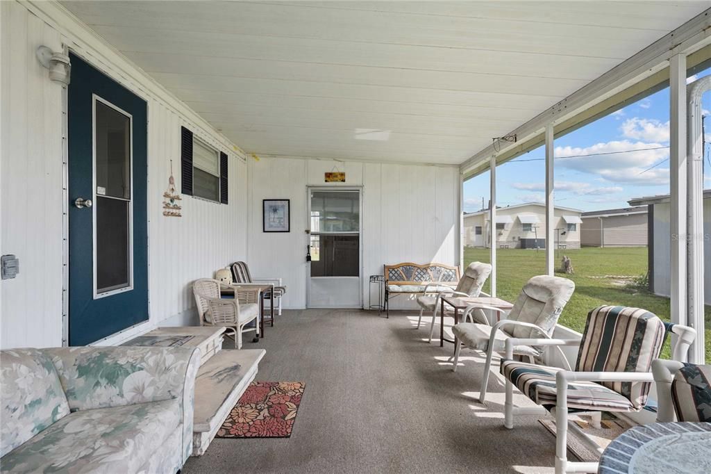For Sale: $124,900 (2 beds, 1 baths, 944 Square Feet)