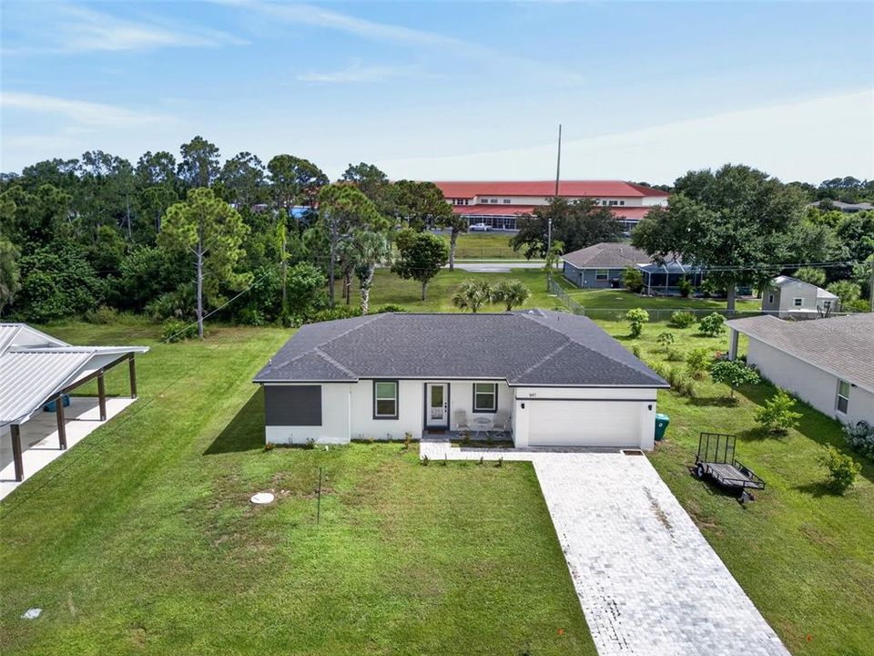 En Venta: $289,900 (4 camas, 2 baños, 1592 Pies cuadrados)