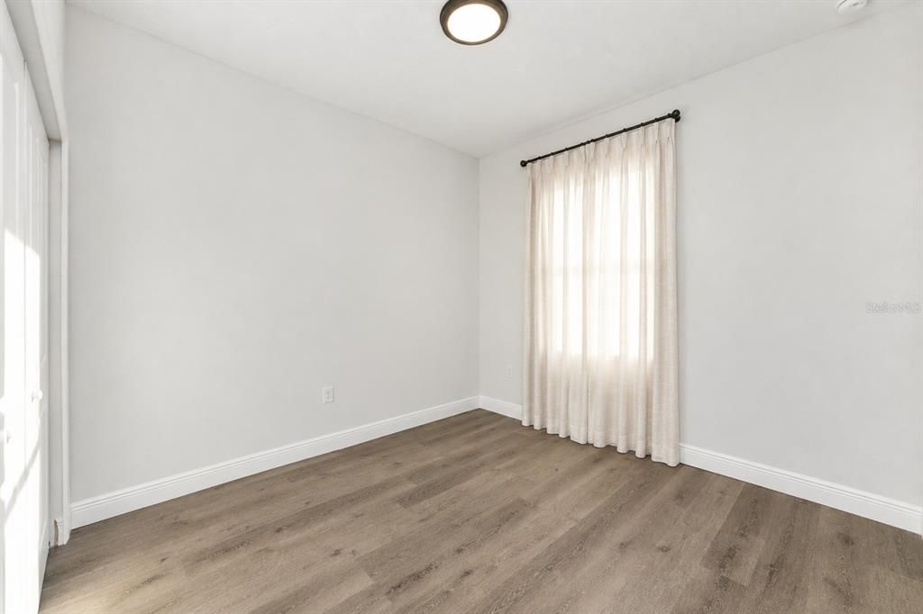 En Venta: $289,900 (4 camas, 2 baños, 1592 Pies cuadrados)