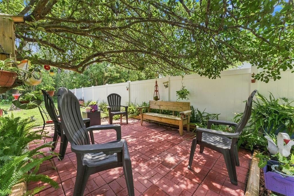 For Sale: $205,000 (2 beds, 2 baths, 750 Square Feet)