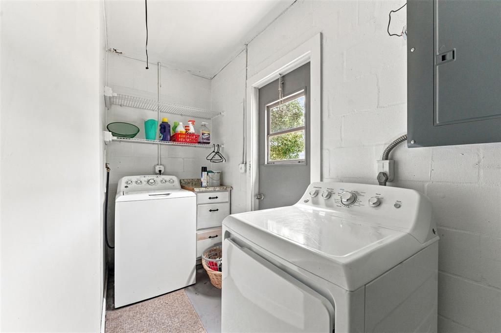 For Sale: $205,000 (2 beds, 2 baths, 750 Square Feet)
