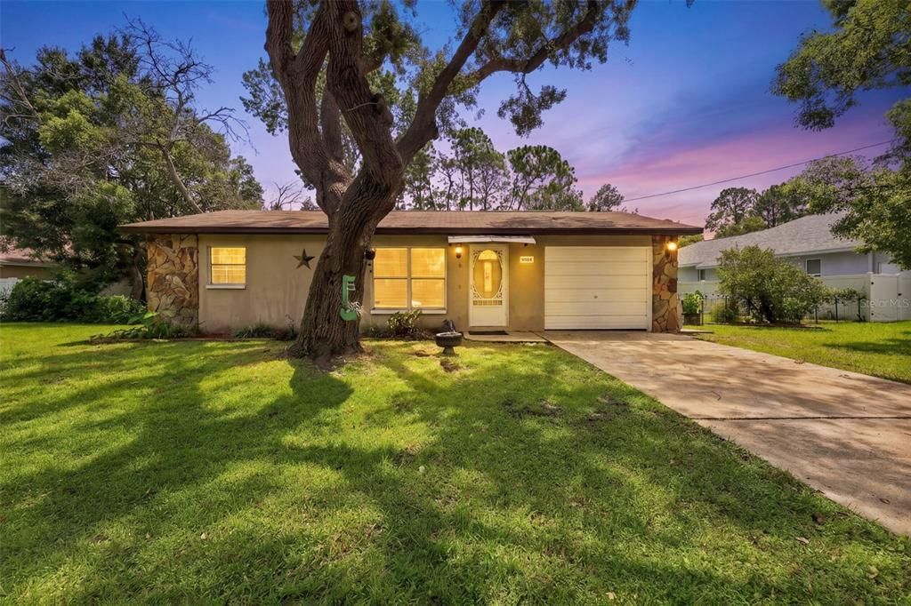 For Sale: $205,000 (2 beds, 2 baths, 750 Square Feet)