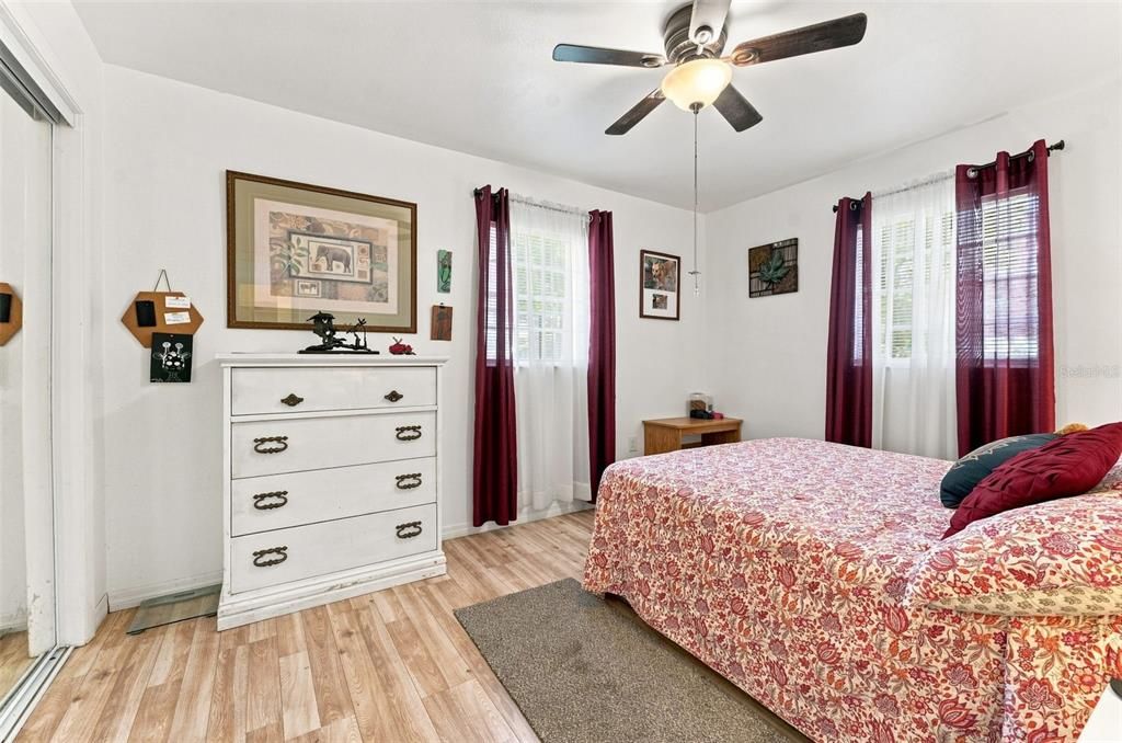 For Sale: $205,000 (2 beds, 2 baths, 750 Square Feet)