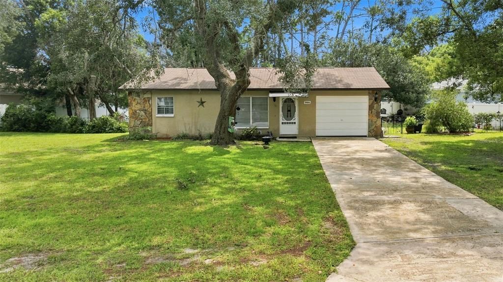 For Sale: $205,000 (2 beds, 2 baths, 750 Square Feet)