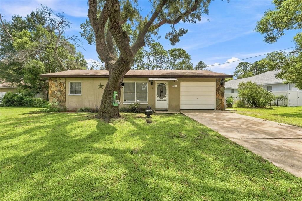 For Sale: $205,000 (2 beds, 2 baths, 750 Square Feet)