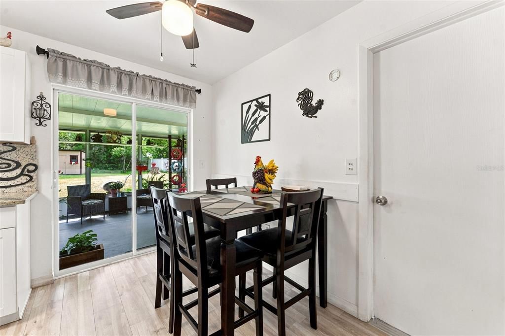 For Sale: $205,000 (2 beds, 2 baths, 750 Square Feet)