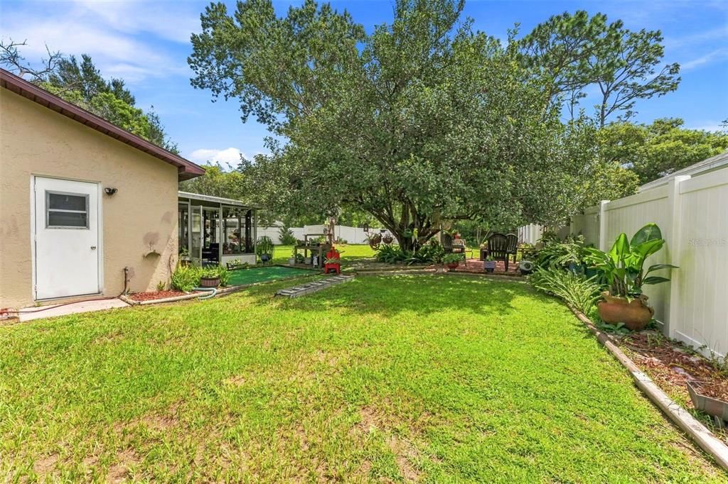 For Sale: $205,000 (2 beds, 2 baths, 750 Square Feet)