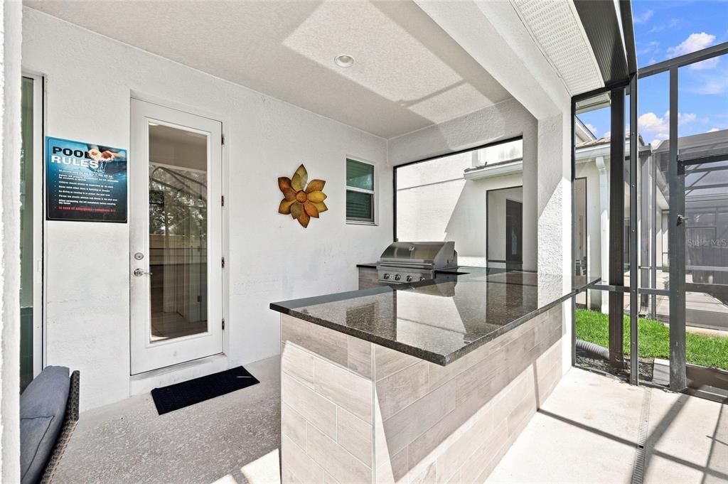 For Sale: $950,000 (9 beds, 9 baths, 4095 Square Feet)