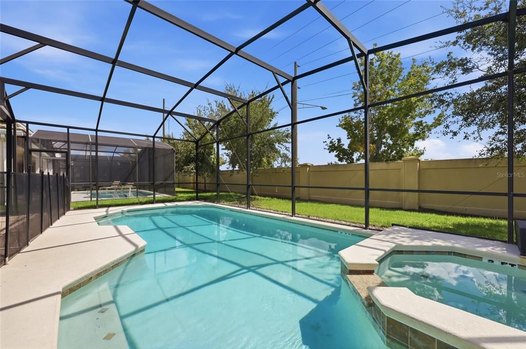 For Sale: $950,000 (9 beds, 9 baths, 4095 Square Feet)