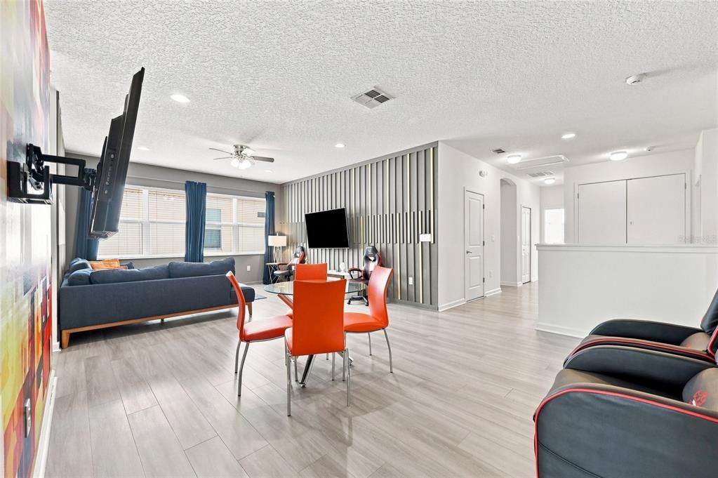 For Sale: $950,000 (9 beds, 9 baths, 4095 Square Feet)