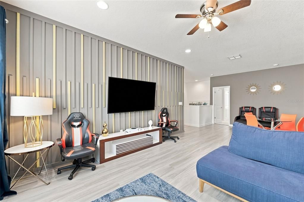 For Sale: $950,000 (9 beds, 9 baths, 4095 Square Feet)