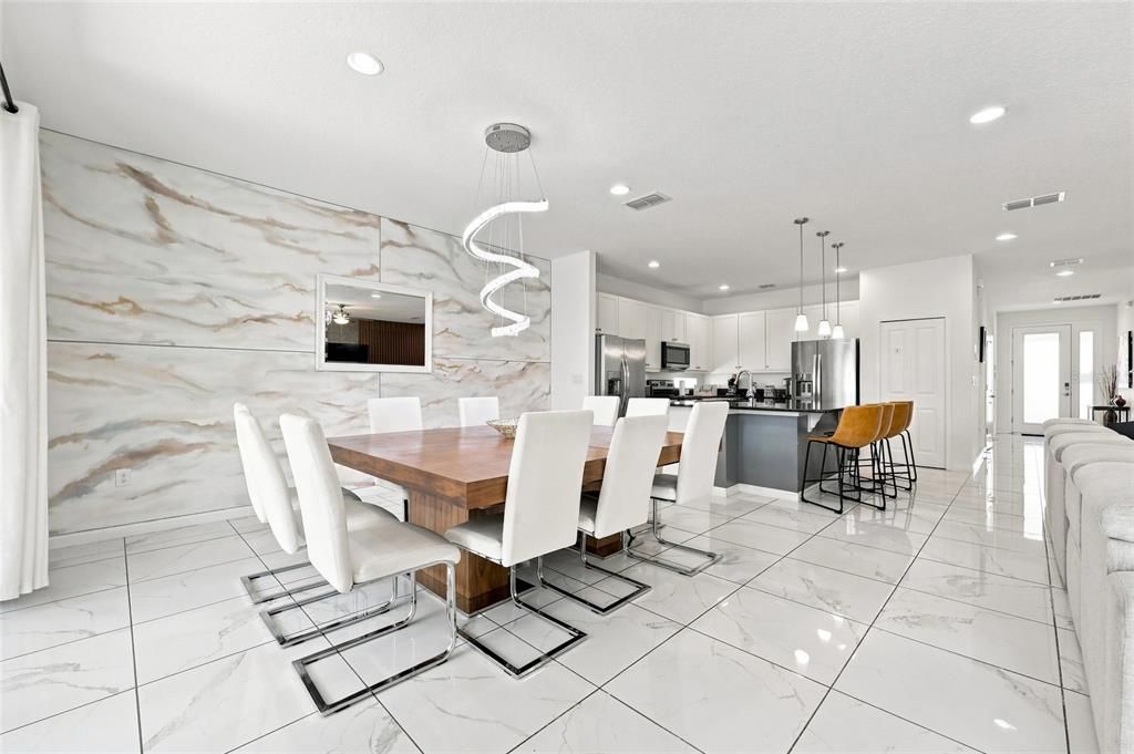 For Sale: $950,000 (9 beds, 9 baths, 4095 Square Feet)