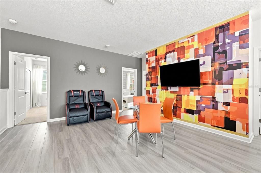 For Sale: $950,000 (9 beds, 9 baths, 4095 Square Feet)