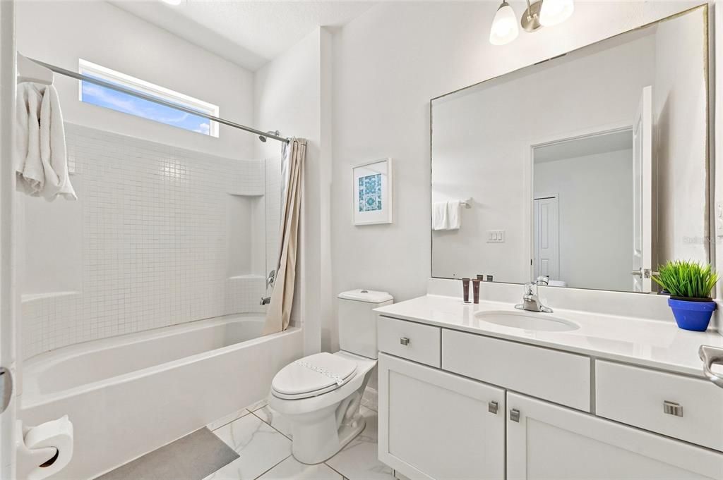 For Sale: $950,000 (9 beds, 9 baths, 4095 Square Feet)