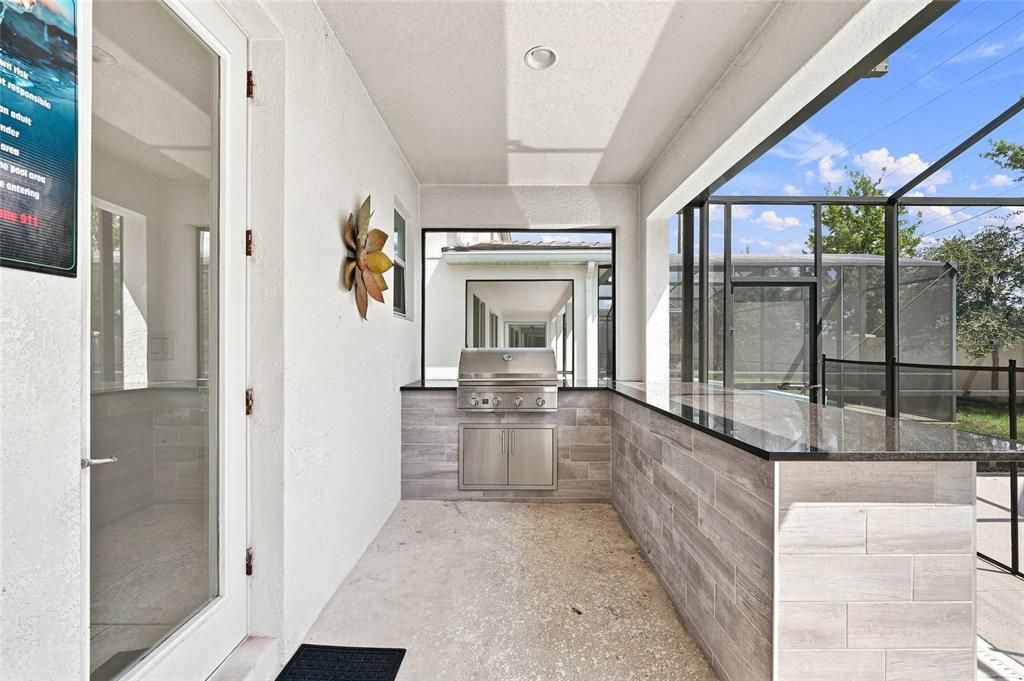 For Sale: $950,000 (9 beds, 9 baths, 4095 Square Feet)