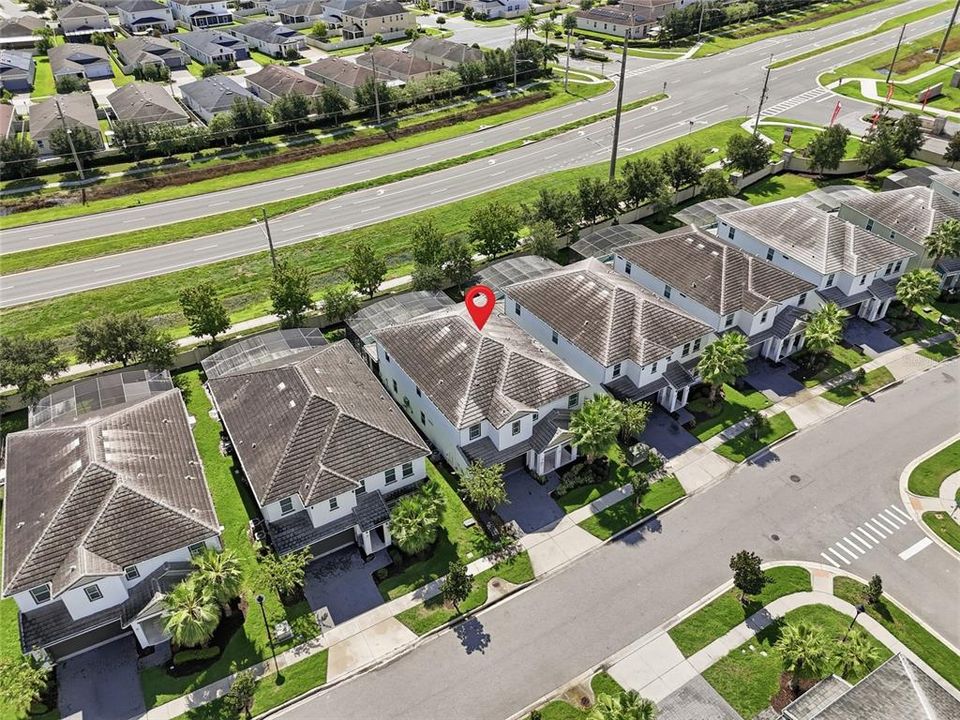 For Sale: $950,000 (9 beds, 9 baths, 4095 Square Feet)