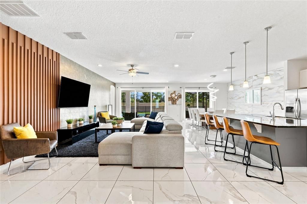 For Sale: $950,000 (9 beds, 9 baths, 4095 Square Feet)