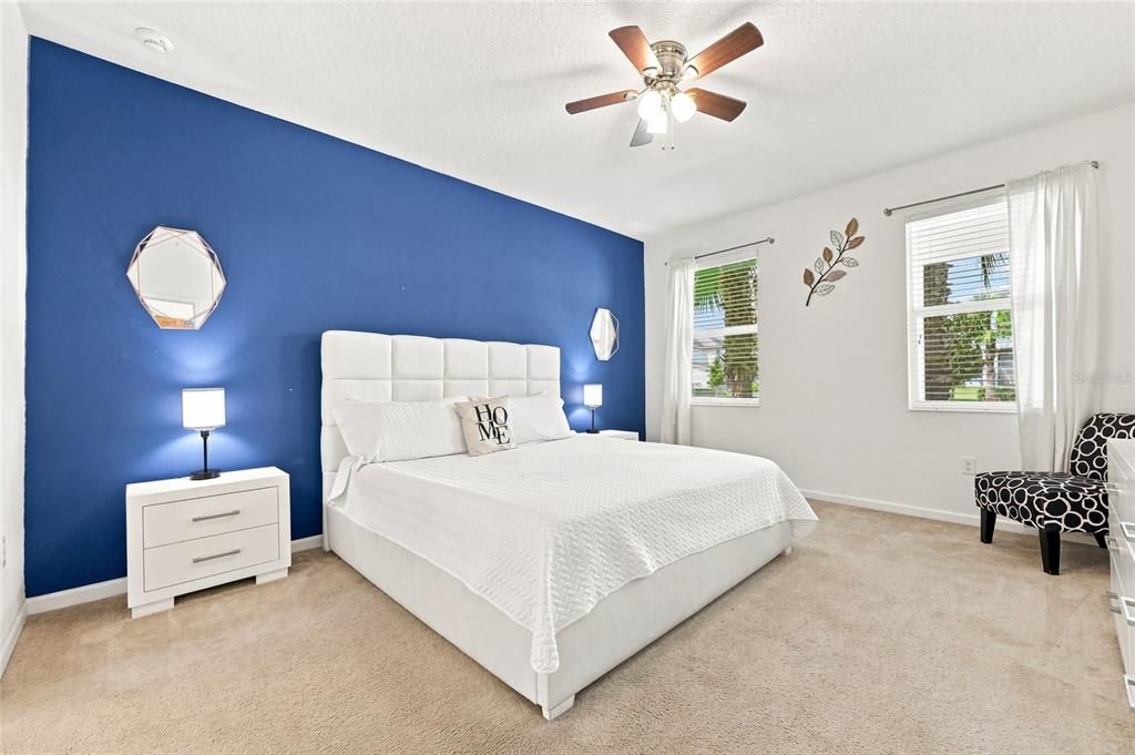 For Sale: $950,000 (9 beds, 9 baths, 4095 Square Feet)