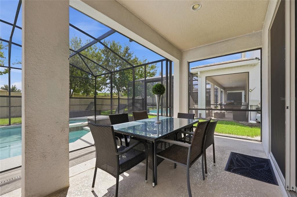 For Sale: $950,000 (9 beds, 9 baths, 4095 Square Feet)