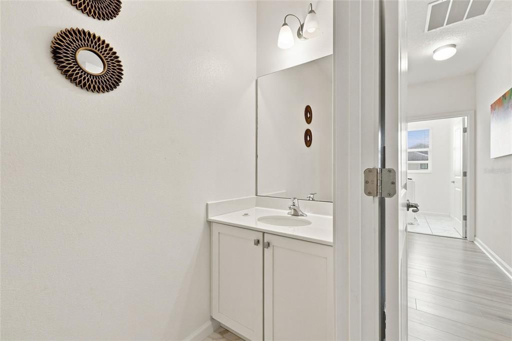 For Sale: $950,000 (9 beds, 9 baths, 4095 Square Feet)