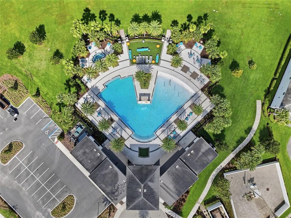 For Sale: $950,000 (9 beds, 9 baths, 4095 Square Feet)
