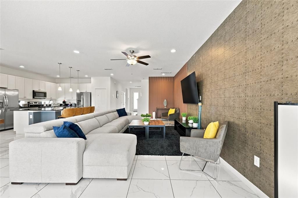 For Sale: $950,000 (9 beds, 9 baths, 4095 Square Feet)