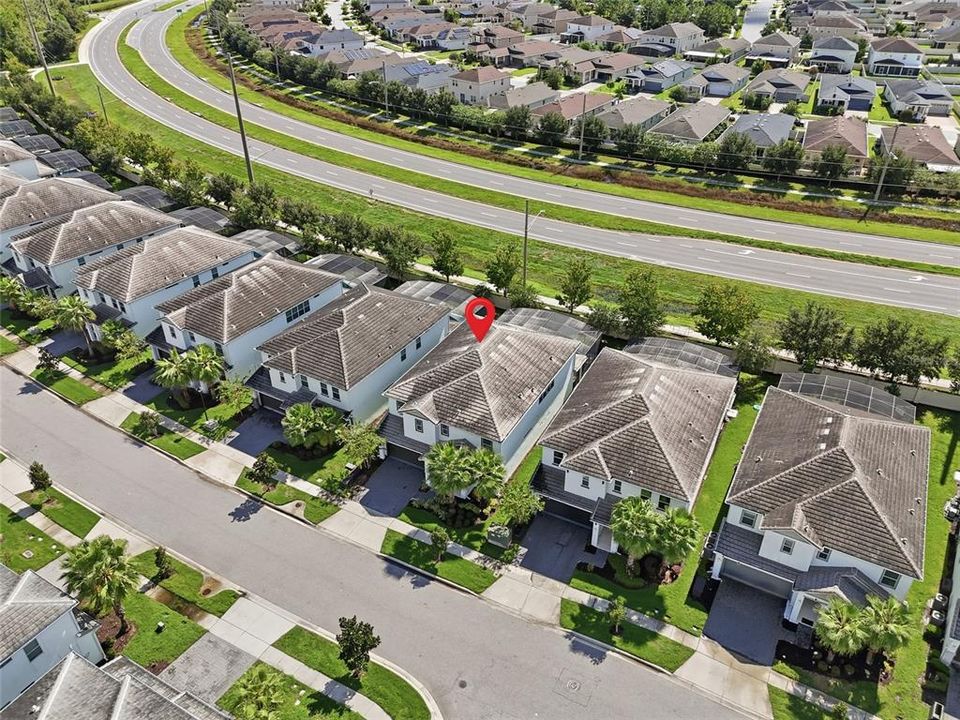 For Sale: $950,000 (9 beds, 9 baths, 4095 Square Feet)