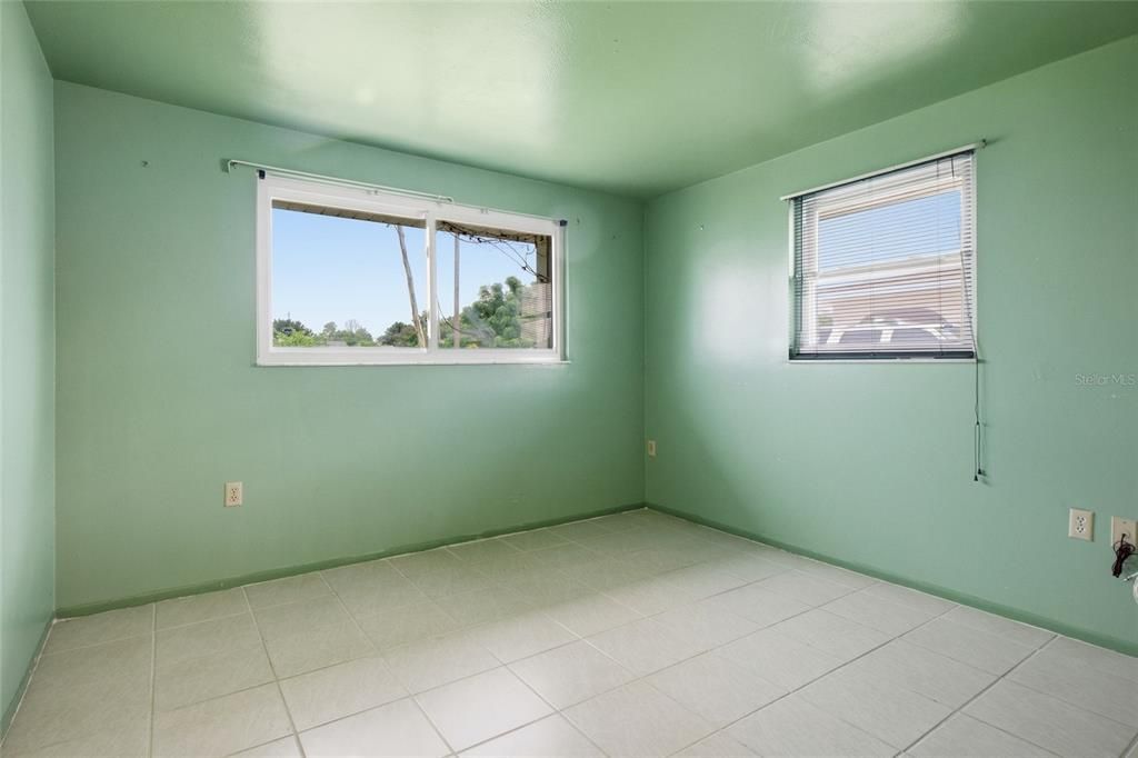 For Sale: $189,000 (2 beds, 2 baths, 1088 Square Feet)