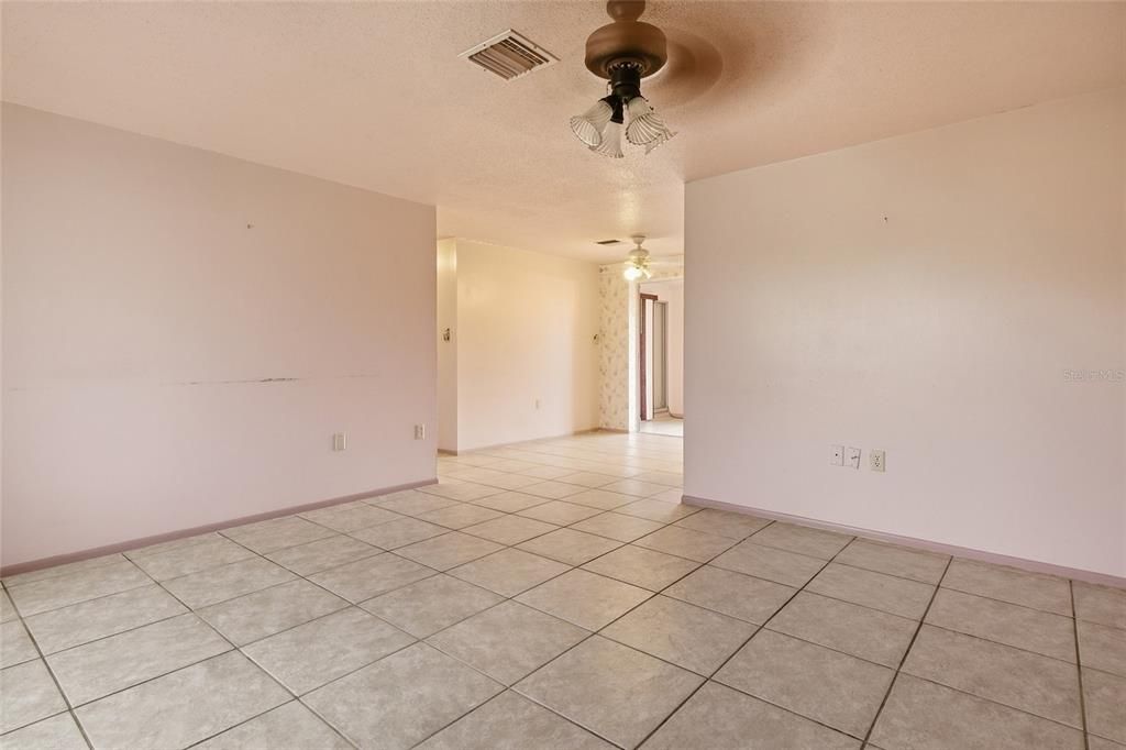 For Sale: $189,000 (2 beds, 2 baths, 1088 Square Feet)