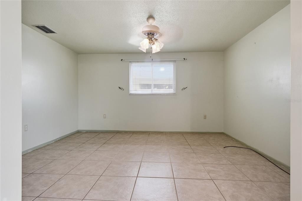 For Sale: $189,000 (2 beds, 2 baths, 1088 Square Feet)