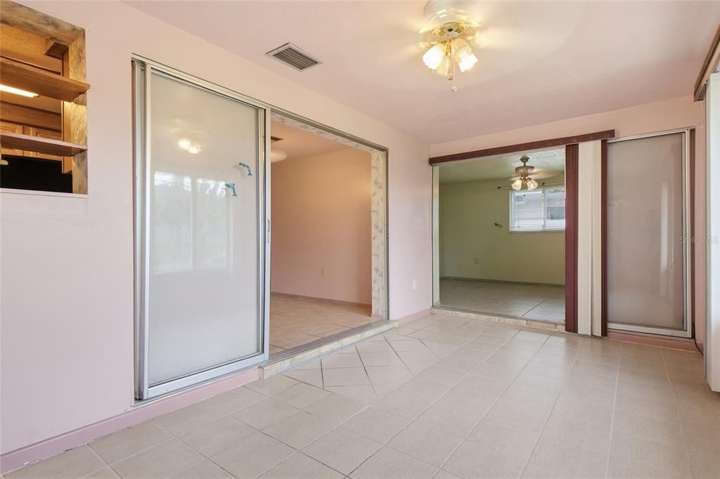 For Sale: $189,000 (2 beds, 2 baths, 1088 Square Feet)