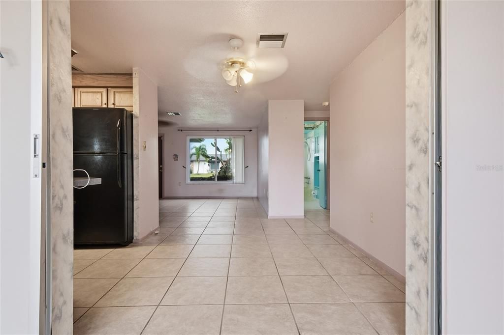 For Sale: $189,000 (2 beds, 2 baths, 1088 Square Feet)