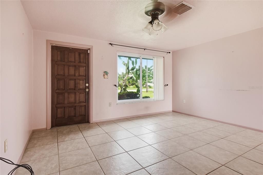 For Sale: $189,000 (2 beds, 2 baths, 1088 Square Feet)