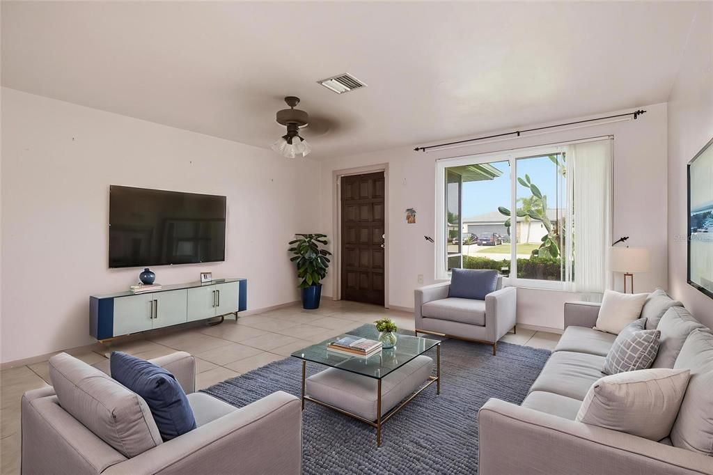 For Sale: $189,000 (2 beds, 2 baths, 1088 Square Feet)