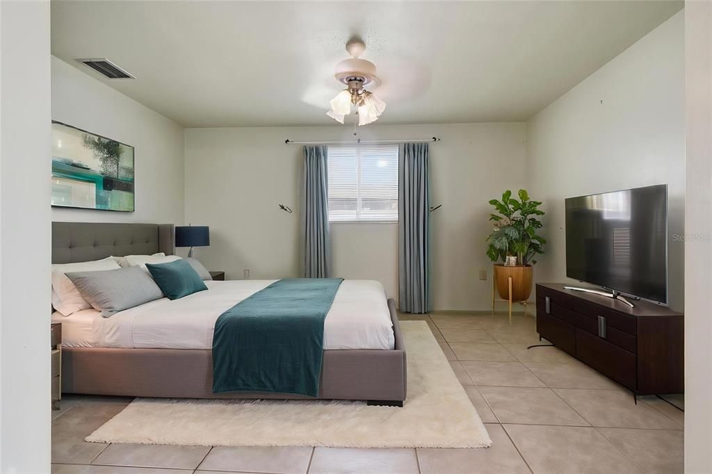 For Sale: $189,000 (2 beds, 2 baths, 1088 Square Feet)