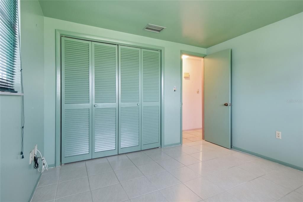 For Sale: $189,000 (2 beds, 2 baths, 1088 Square Feet)