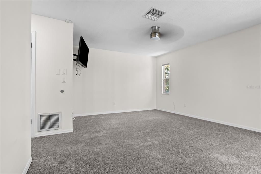 En Venta: $675,000 (3 camas, 2 baños, 2396 Pies cuadrados)