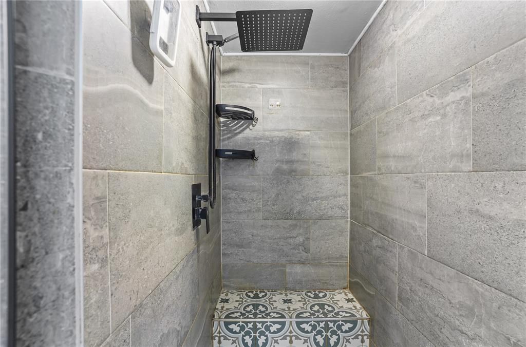 En Venta: $675,000 (3 camas, 2 baños, 2396 Pies cuadrados)