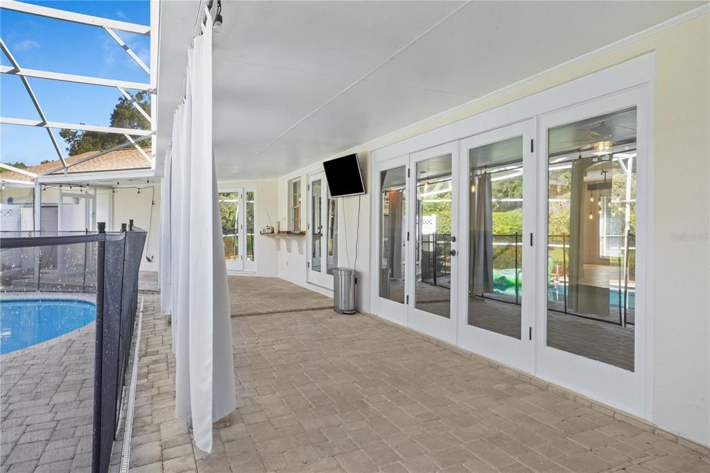 En Venta: $675,000 (3 camas, 2 baños, 2396 Pies cuadrados)