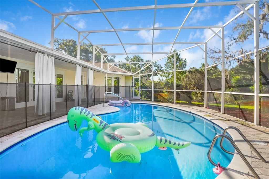 En Venta: $675,000 (3 camas, 2 baños, 2396 Pies cuadrados)