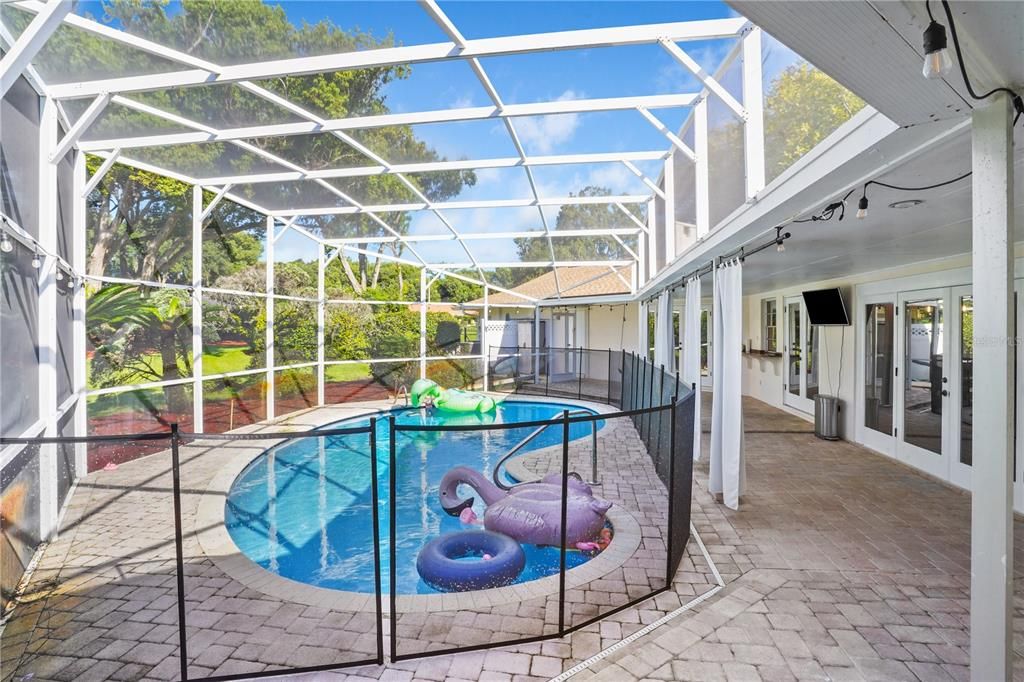 En Venta: $675,000 (3 camas, 2 baños, 2396 Pies cuadrados)