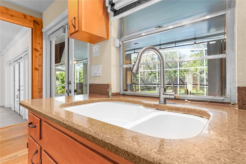 En Venta: $675,000 (3 camas, 2 baños, 2396 Pies cuadrados)