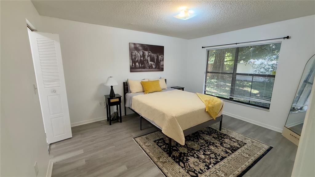 For Rent: $1,700 (2 beds, 1 baths, 919 Square Feet)