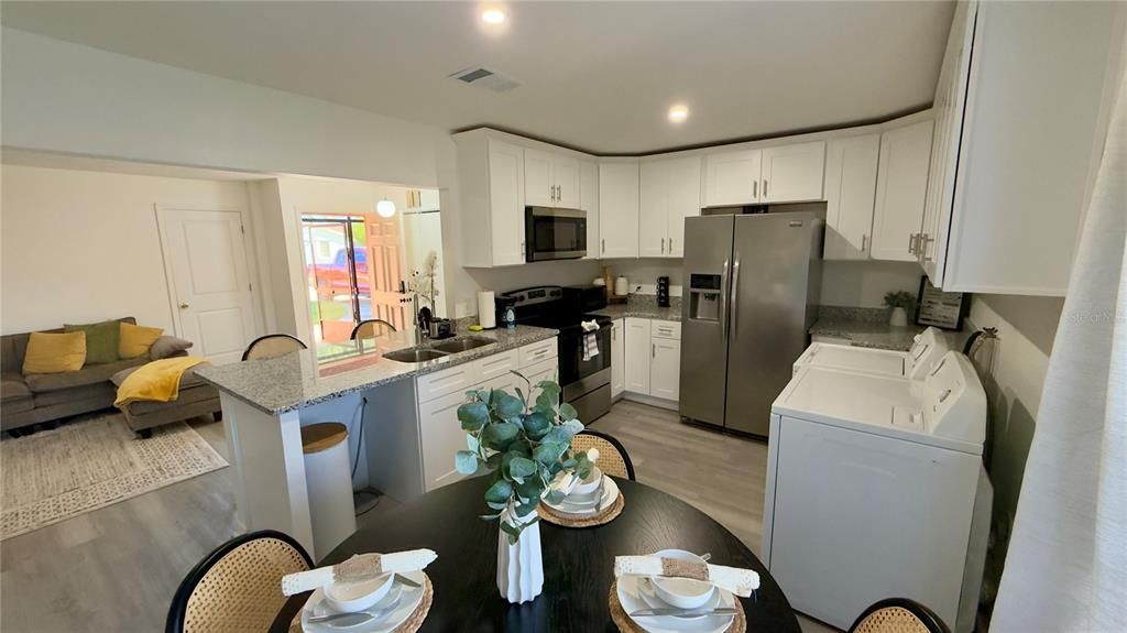 For Rent: $1,700 (2 beds, 1 baths, 919 Square Feet)