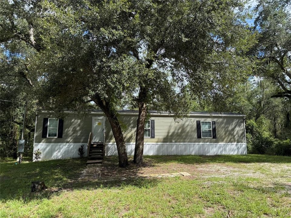 For Sale: $99,900 (2 beds, 2 baths, 900 Square Feet)