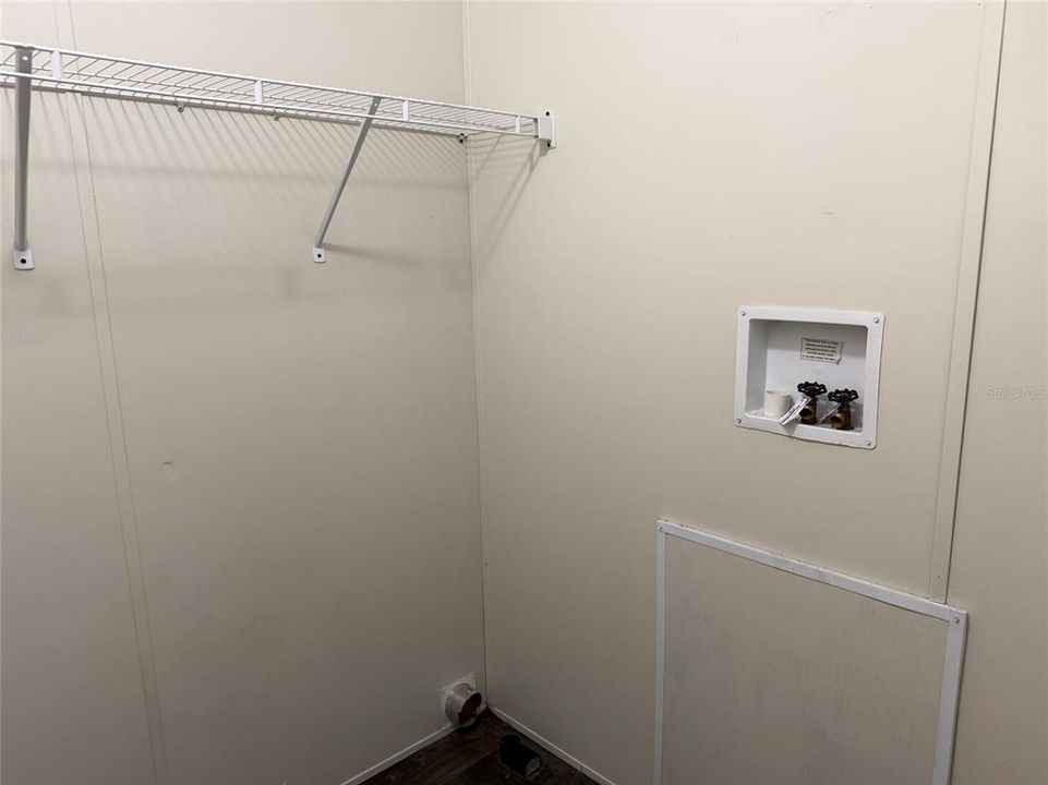 For Sale: $99,900 (2 beds, 2 baths, 900 Square Feet)