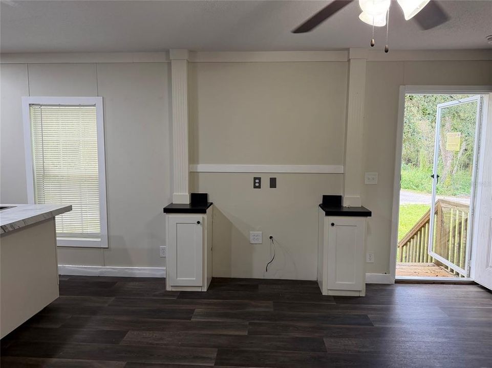 For Sale: $99,900 (2 beds, 2 baths, 900 Square Feet)